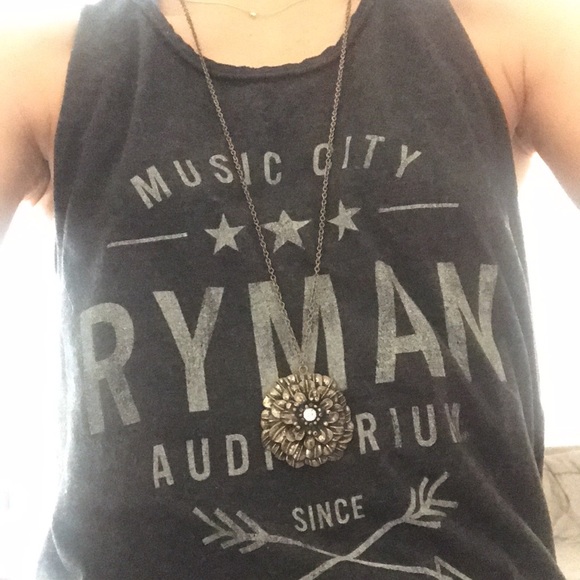 Flower necklace - Picture 5 of 5